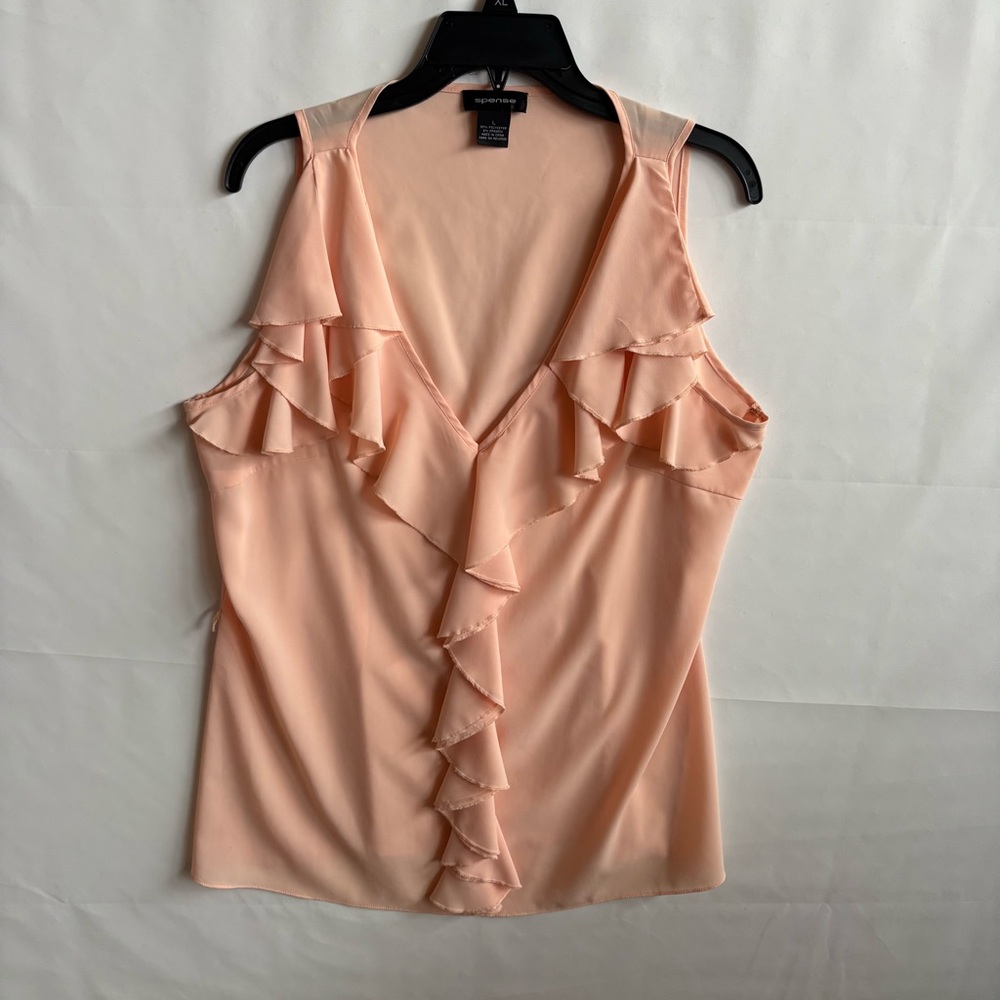 Spense Light Peach Ruffle V-Neck Sleeveless Top. Size Large 22” PTP.  INV25/425